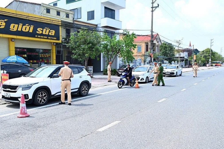 H&agrave; Tĩnh: Xử phạt 196 trường hợp vi phạm nồng độ cồn chỉ sau 1 tuần ra qu&acirc;n- Ảnh 2.