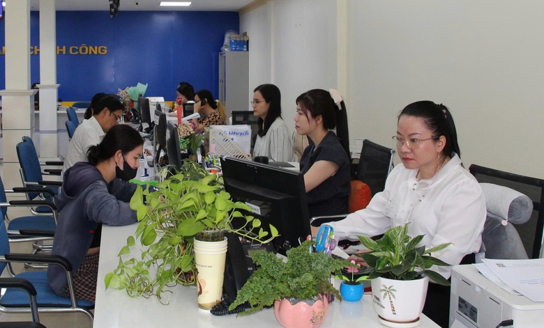 Vĩnh Long: R&uacute;t ngắn thời gian giải quyết 15 thủ tục h&agrave;nh ch&iacute;nh về x&acirc;y dựng- Ảnh 2.