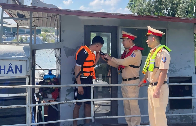 L&agrave;o Cai: Xử l&yacute; vi phạm nồng độ cồn từ những tuyến đường n&ocirc;ng th&ocirc;n- Ảnh 6.