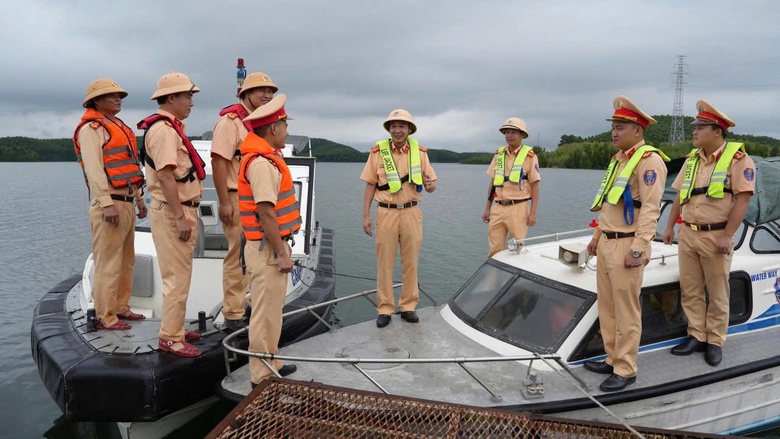L&agrave;o Cai: Xử l&yacute; vi phạm nồng độ cồn từ những tuyến đường n&ocirc;ng th&ocirc;n- Ảnh 8.
