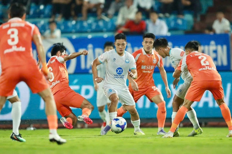 V-League: Hàng công bế tắc, Nam Định suýt thua Đà Nẵng- Ảnh 1. V-League: Hàng công bế tắc, Nam Định suýt thua Đà Nẵng- Ảnh 1.