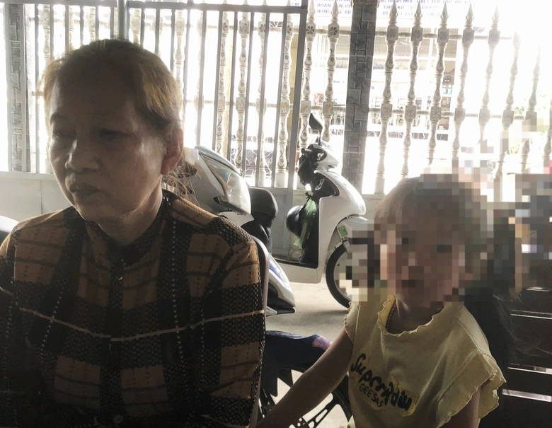 C&ocirc;ng an mời người phụ nữ đ&aacute;nh đập b&eacute; g&aacute;i 6 tuổi ở An Giang l&agrave;m việc- Ảnh 2.