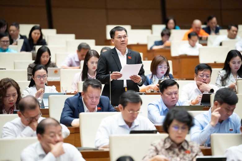 Đề nghị tăng cường quản lý, xử lý rác thải điện tử, pin mặt trời- Ảnh 2. Đề nghị tăng cường quản lý, xử lý rác thải điện tử, pin mặt trời- Ảnh 2.