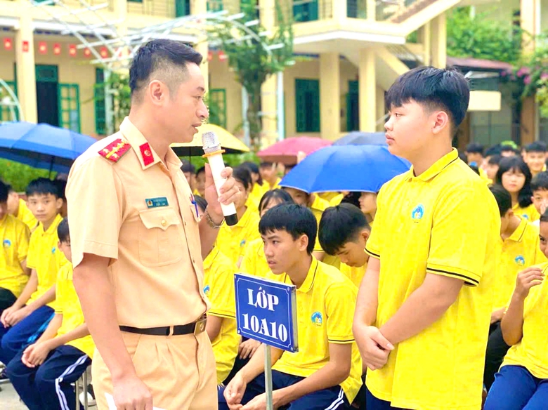 Tuy&ecirc;n Quang: Tập trung tuy&ecirc;n truyền ATGT, ch&uacute; trọng ngăn ngừa vi phạm ở lứa tuổi học sinh- Ảnh 1.