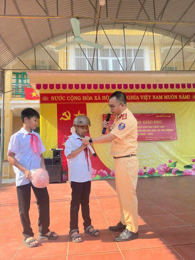 Tuy&ecirc;n Quang: Tập trung tuy&ecirc;n truyền ATGT, ch&uacute; trọng ngăn ngừa vi phạm ở lứa tuổi học sinh- Ảnh 2.