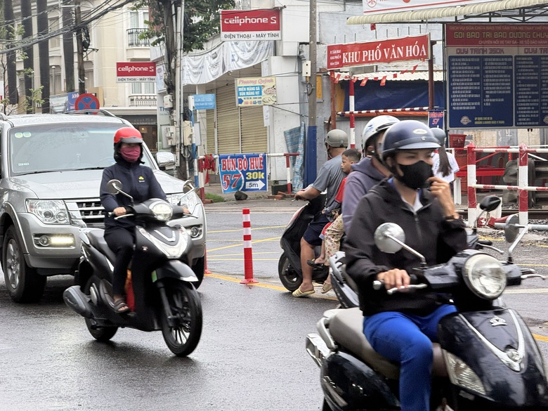 Đồng Nai: Nâng cấp hệ thống chắn đường sắt tại điểm nóng từng xảy ra tai nạn- Ảnh 3. Đồng Nai: Nâng cấp hệ thống chắn đường sắt tại điểm nóng từng xảy ra tai nạn- Ảnh 3.