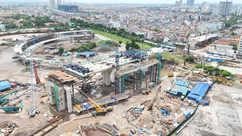 Tổng c&ocirc;ng ty Thăng Long đua tiến độ về đ&iacute;ch tr&ecirc;n loạt dự &aacute;n giao th&ocirc;ng lớn- Ảnh 4.