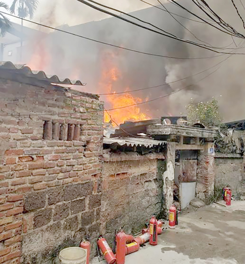 Điều tra vụ cháy nhà khiến ông lão tử vong ở Hà Nội- Ảnh 2. Điều tra vụ cháy nhà khiến ông lão tử vong ở Hà Nội- Ảnh 2.