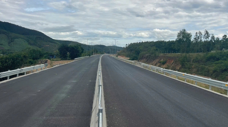 Tổng c&ocirc;ng ty Thăng Long đua tiến độ về đ&iacute;ch tr&ecirc;n loạt dự &aacute;n giao th&ocirc;ng lớn- Ảnh 1.