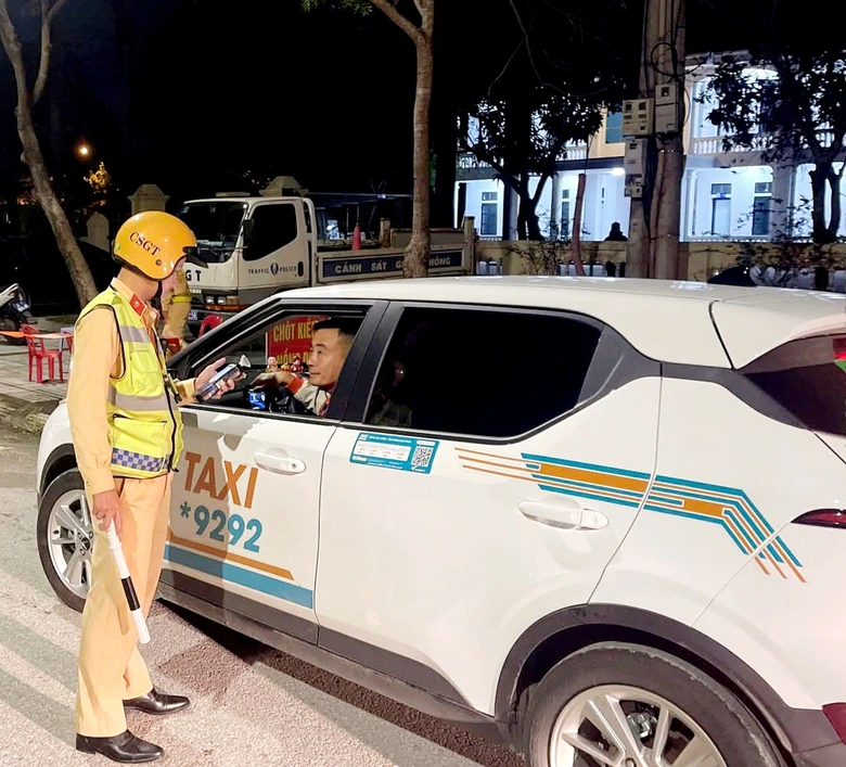 H&agrave; Tĩnh: Bảo đảm ATGT trong kinh doanh vận tải l&agrave; nhiệm vụ cấp b&aacute;ch- Ảnh 2.