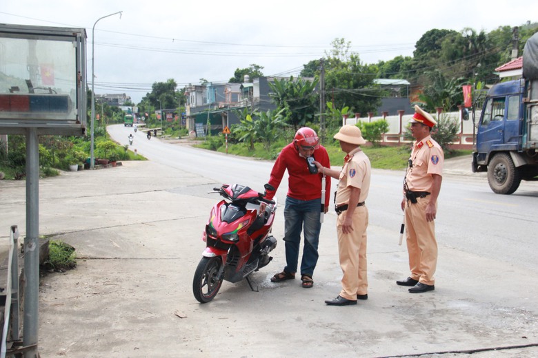 Tuy&ecirc;n Quang: Tập trung tuy&ecirc;n truyền ATGT, ch&uacute; trọng ngăn ngừa vi phạm ở lứa tuổi học sinh- Ảnh 5.