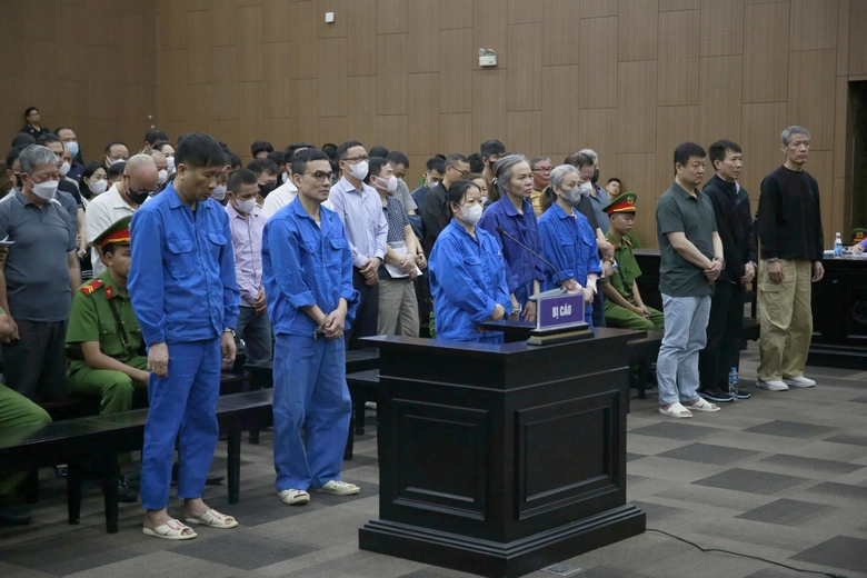 Vụ đ&aacute;nh bạc trăm triệu USD: Một cựu ph&oacute; chủ tịch tỉnh bị đề nghị hơn 4 năm t&ugrave;- Ảnh 2.