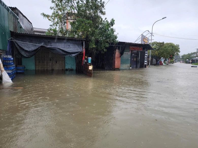 Hỗ trợ 350 tỷ đồng cho TP Huế, Quảng Trị, Quảng Ng&atilde;i khắc phục thiệt hại mưa lũ- Ảnh 1.