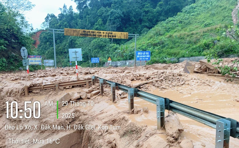 Điều chuyển h&agrave;ng chục ngh&igrave;n rọ th&eacute;p từ miền Nam khắc phục sạt lở tại Huế v&agrave; Đ&agrave; Nẵng- Ảnh 1.