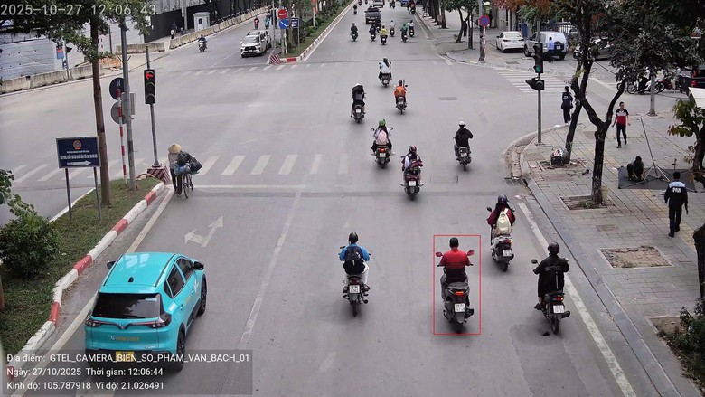 Camera AI ph&aacute;t hiện hơn 7.000 xe m&aacute;y vượt đ&egrave;n đỏ, gần 3.800 t&agrave;i xế kh&ocirc;ng thắt d&acirc;y an to&agrave;n- Ảnh 1.