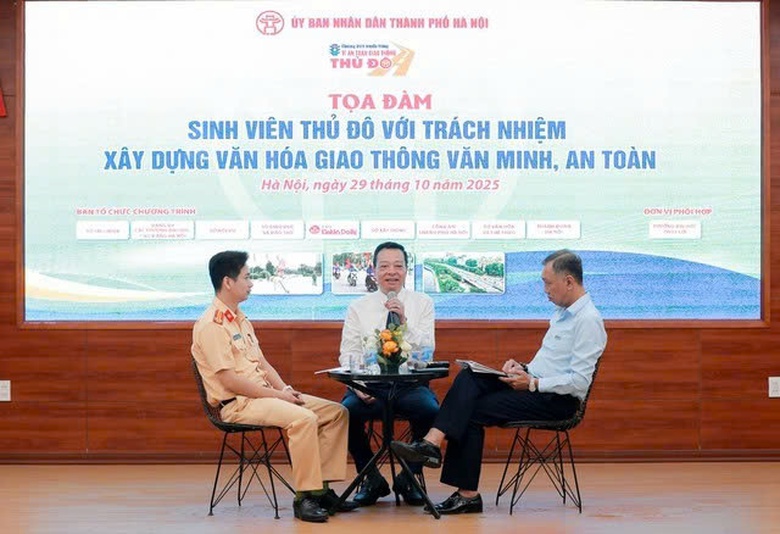 Lan tỏa văn minh giao th&ocirc;ng Thủ đ&ocirc; từ cổng trường- Ảnh 1.