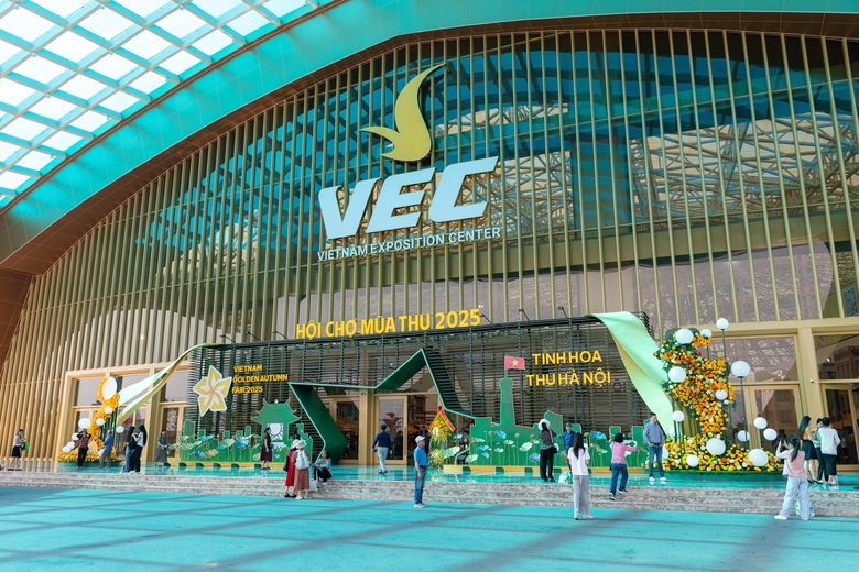 Gian h&agrave;ng Vietnam Airlines h&uacute;t kh&aacute;ch tham quan tại Hội chợ M&ugrave;a thu 2025- Ảnh 10.