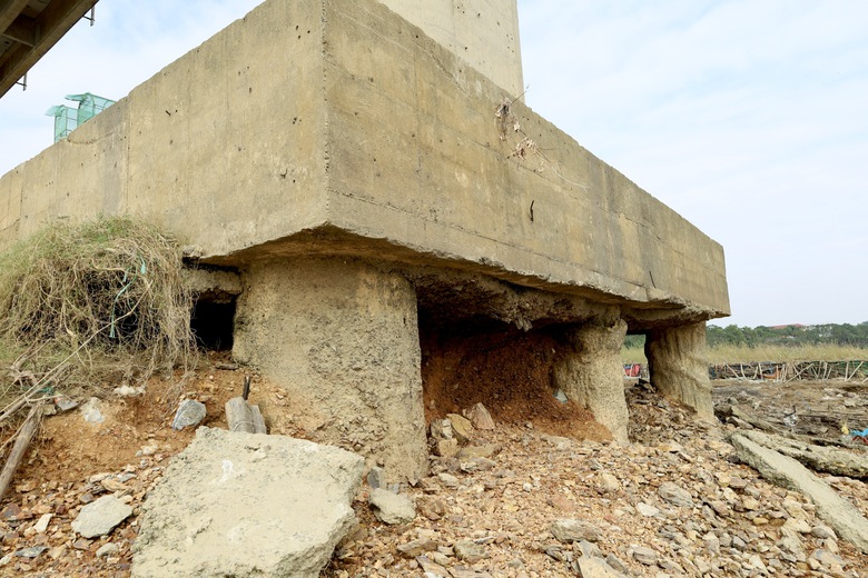 Cầu s&ocirc;ng L&ocirc; hơn 200 tỷ đồng ở Ph&uacute; Thọ xuống cấp nghi&ecirc;m trọng sau 10 năm sử dụng- Ảnh 3.