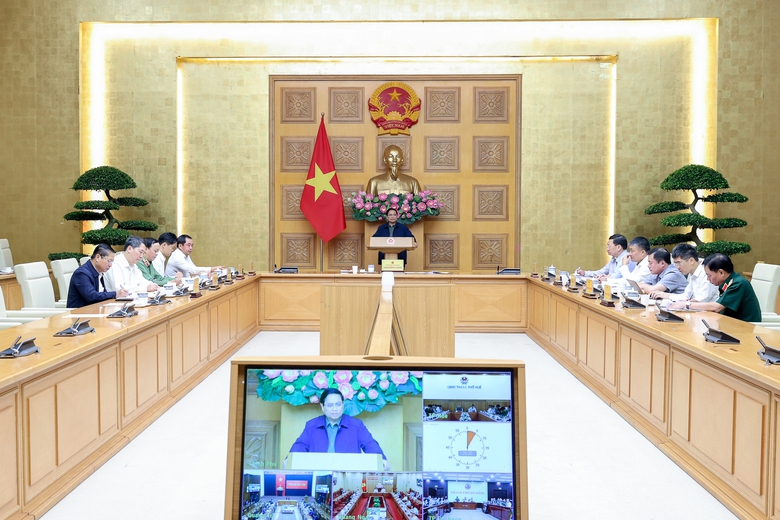 Thủ tướng chủ tr&igrave; họp khẩn về ứng ph&oacute;, khắc phục hậu quả mưa lũ tại miền Trung- Ảnh 2.