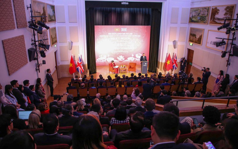 Tổng B&iacute; thư: Đặt con người ở vị tr&iacute; trung t&acirc;m của mọi chiến lược ph&aacute;t triển- Ảnh 2.