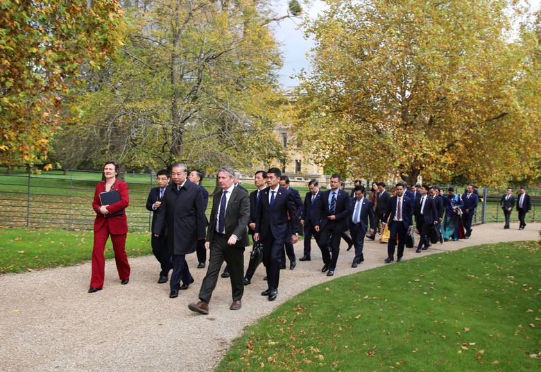 Tổng B&iacute; thư: Đặt con người ở vị tr&iacute; trung t&acirc;m của mọi chiến lược ph&aacute;t triển- Ảnh 3.