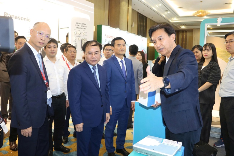 Khai mạc phi&ecirc;n to&agrave;n thể Tuần lễ C&ocirc;ng tr&igrave;nh xanh, Giao th&ocirc;ng xanh Việt Nam 2025- Ảnh 2.