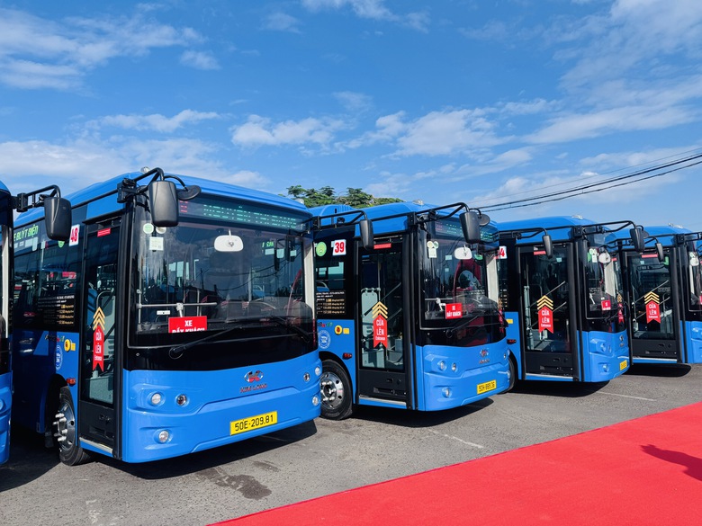 Đồng Nai trợ gi&aacute; v&eacute; xe bu&yacute;t cho người gi&agrave;, sinh vi&ecirc;n v&agrave; hỗ trợ vốn đầu tư xe bu&yacute;t "xanh"- Ảnh 3.