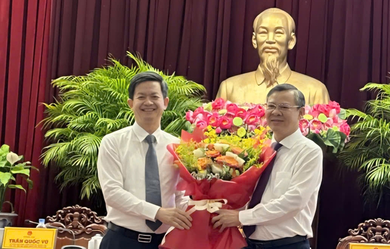 &Ocirc;ng Trương Cảnh Tuy&ecirc;n l&agrave;m Chủ tịch UBND th&agrave;nh phố Cần Thơ- Ảnh 1.