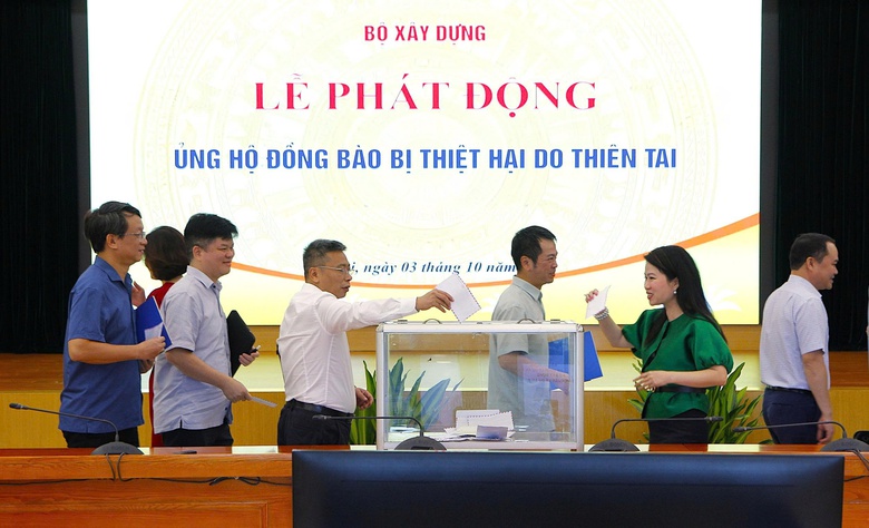 Bộ X&acirc;y dựng quy&ecirc;n g&oacute;p, ủng hộ đồng b&agrave;o bị thiệt hại do cơn b&atilde;o số 10- Ảnh 7.