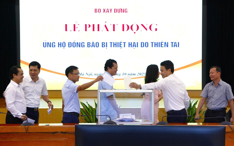 Bộ X&acirc;y dựng quy&ecirc;n g&oacute;p, ủng hộ đồng b&agrave;o bị thiệt hại do cơn b&atilde;o số 10- Ảnh 6.