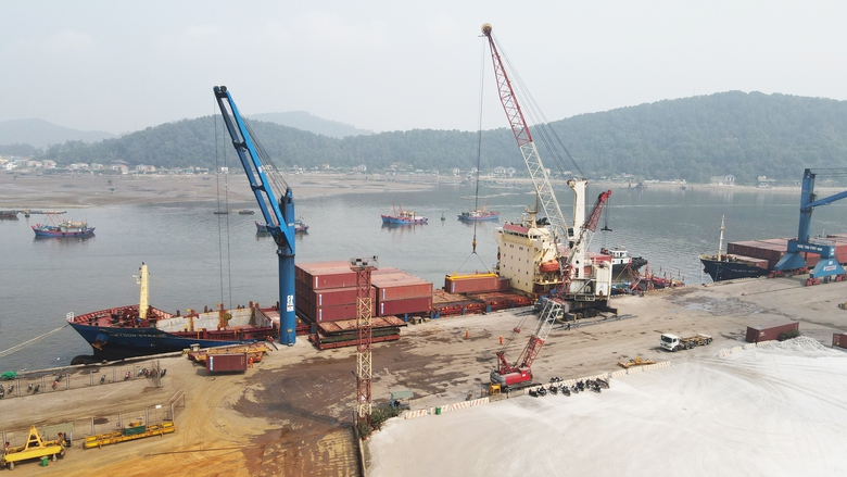 Doanh nghiệp cảng biển th&iacute;ch ứng quy định mới, lấy an to&agrave;n để ph&aacute;t triển bền vững- Ảnh 2.