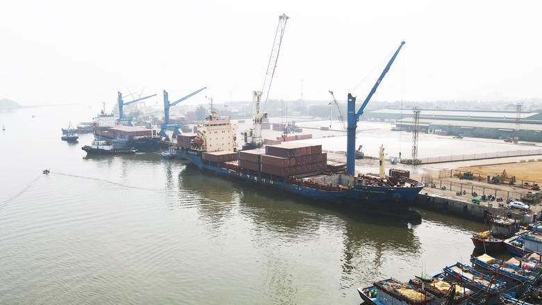 Doanh nghiệp cảng biển th&iacute;ch ứng quy định mới, lấy an to&agrave;n để ph&aacute;t triển bền vững- Ảnh 1.