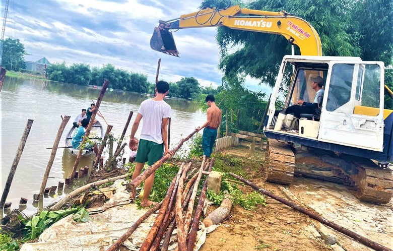 Huế: C&ocirc;ng bố t&igrave;nh huống khẩn cấp t&igrave;nh trạng sạt lở bờ s&ocirc;ng Bồ- Ảnh 1.