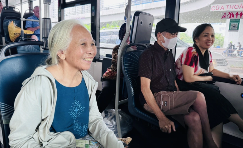 Đồng Nai trợ gi&aacute; v&eacute; xe bu&yacute;t cho người gi&agrave;, sinh vi&ecirc;n v&agrave; hỗ trợ vốn đầu tư xe bu&yacute;t "xanh"- Ảnh 1.