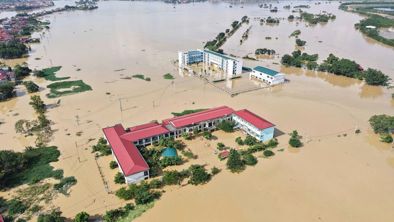 Nước s&ocirc;ng Cầu l&ecirc;n cao, Bắc Ninh vẫn c&ograve;n hơn 2.100 hộ d&acirc;n bị c&ocirc; lập- Ảnh 5.