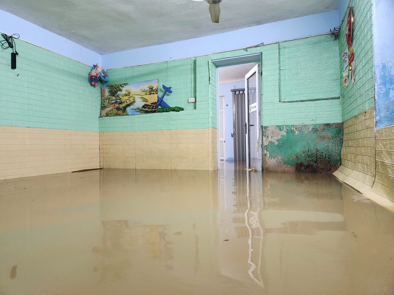 Nước s&ocirc;ng Cầu l&ecirc;n cao, Bắc Ninh vẫn c&ograve;n hơn 2.100 hộ d&acirc;n bị c&ocirc; lập- Ảnh 4.