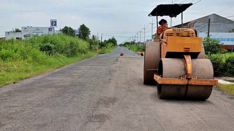 Khẩn trương khắc phục hư hỏng tr&ecirc;n tuyến quốc lộ 1 qua C&agrave; Mau- Ảnh 5.