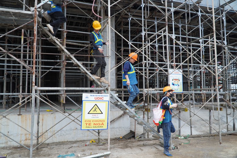 Hà Nội lấy ý kiến về hàng loạt nội dung phân cấp trong lĩnh vực xây dựng, giao thông - Ảnh 1.