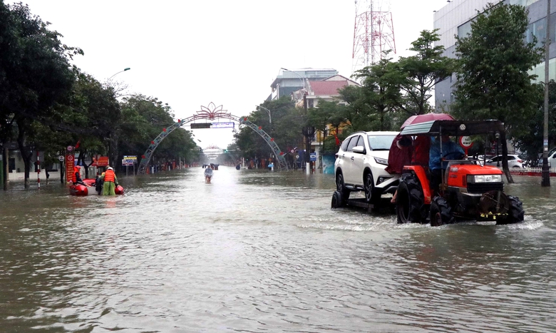Giải pháp nào giúp đô thị Hà Tĩnh giảm ngập úng sau mưa lớn?- Ảnh 1. Giải pháp nào giúp đô thị Hà Tĩnh giảm ngập úng sau mưa lớn?- Ảnh 1.