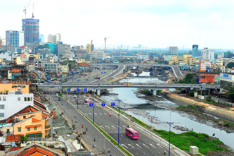 Hạ tầng hiện đại từ nền m&oacute;ng H&ugrave;ng Vương &ndash; Thực lực thi c&ocirc;ng quy m&ocirc; quốc gia- Ảnh 1.