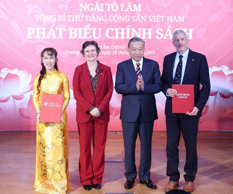 Vietjet "tiếp sức" cho giấc mơ du học Oxford của sinh vi&ecirc;n Việt Nam- Ảnh 1.
