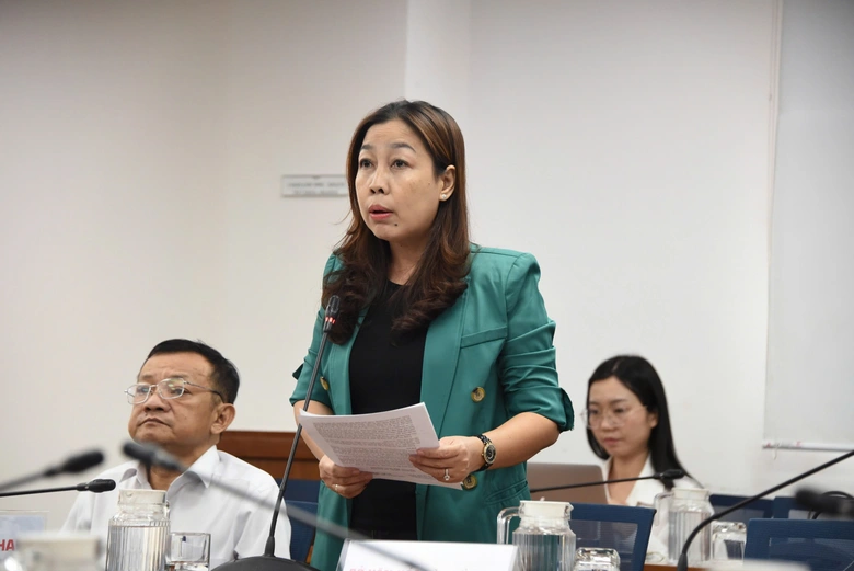 TP.HCM chấn chỉnh t&igrave;nh trạng ca sĩ biểu diễn nhạc phản cảm, lệch chuẩn văn h&oacute;a- Ảnh 1.