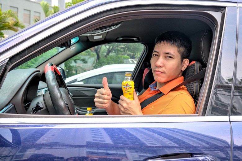 Chai Number 1 m&aacute;t lạnh, hương vị mạnh mẽ tiếp th&ecirc;m sức mạnh, tỉnh t&aacute;o v&agrave; tập trung, giữ lửa bền đam m&ecirc; tr&ecirc;n mọi h&agrave;nh tr&igrave;nh chinh phục ước mơ.