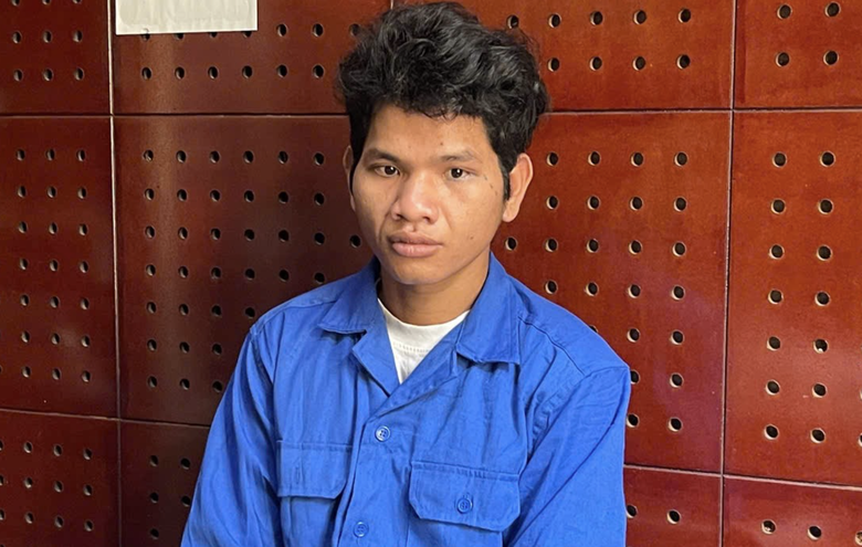 Bắt 3 kẻ đột nhập ch&ugrave;a Tam Phước, t&aacute;o tợn bẻ kh&oacute;a lồng k&iacute;nh trộm tượng đồng- Ảnh 2.