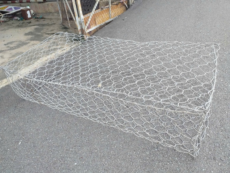 Chuyển 40.000 rọ th&eacute;p chi viện miền Trung chống sạt lở đường do mưa lũ- Ảnh 1.