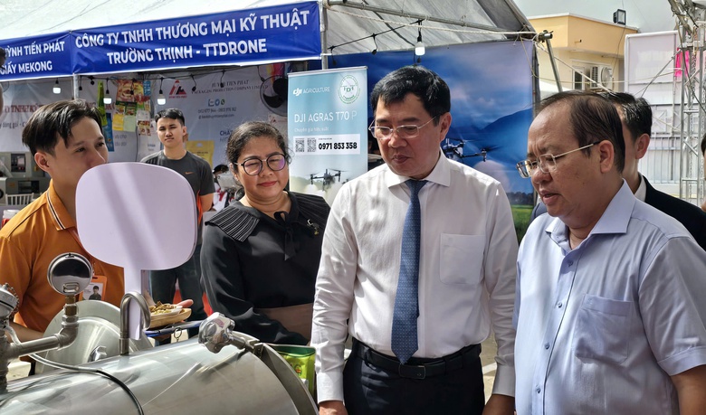 Ứng dụng AI hỗ trợ người dân và cán bộ xử lý thủ tục hành chính- Ảnh 3. Ứng dụng AI hỗ trợ người dân và cán bộ xử lý thủ tục hành chính- Ảnh 3.