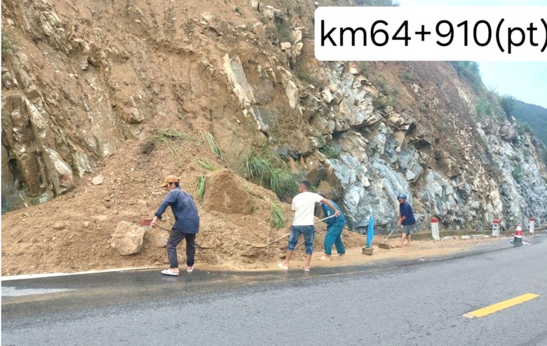 Gia Lai: Rốt r&aacute;o xử l&yacute; sạt trượt đ&egrave;o An Kh&ecirc; đảm bảo an to&agrave;n lưu th&ocirc;ng m&ugrave;a mưa lũ- Ảnh 5.