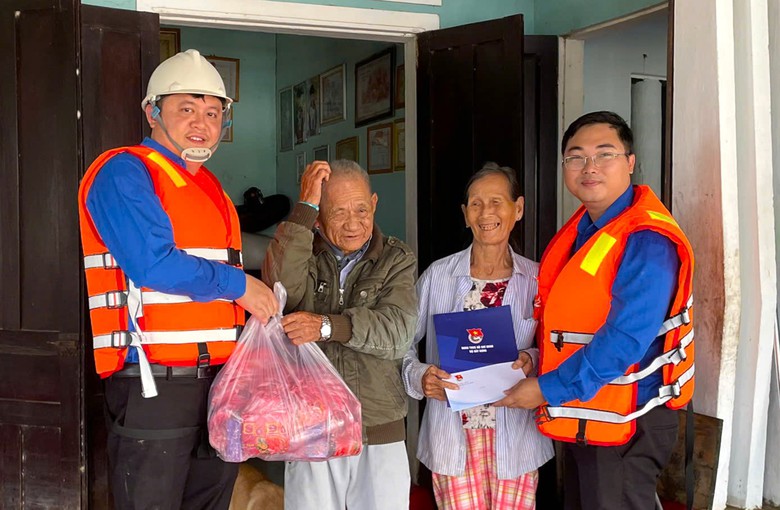 Tuổi trẻ Bộ Xây dựng lan tỏa văn hóa giao thông, bảo đảm an toàn đường sắt- Ảnh 8. Tuổi trẻ Bộ Xây dựng lan tỏa văn hóa giao thông, bảo đảm an toàn đường sắt- Ảnh 8.