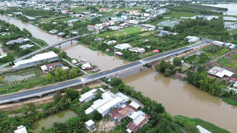 Đồng Tháp: Cầu Kênh Tứ thông xe cuối tháng 10/2025- Ảnh 3. Đồng Tháp: Cầu Kênh Tứ thông xe cuối tháng 10/2025- Ảnh 3.