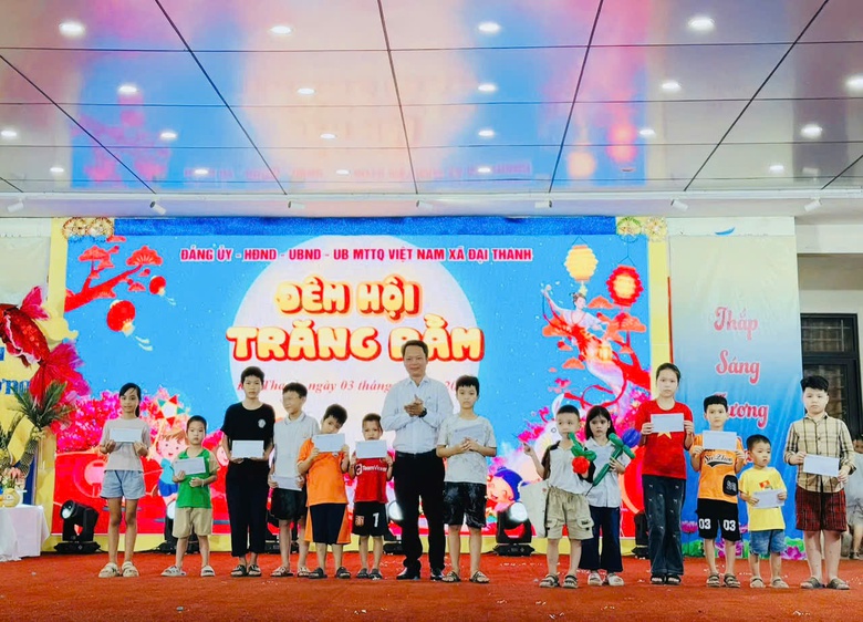 C&aacute;c x&atilde; v&ugrave;ng ven H&agrave; Nội lung linh trong đ&ecirc;m hội Trung thu- Ảnh 13.